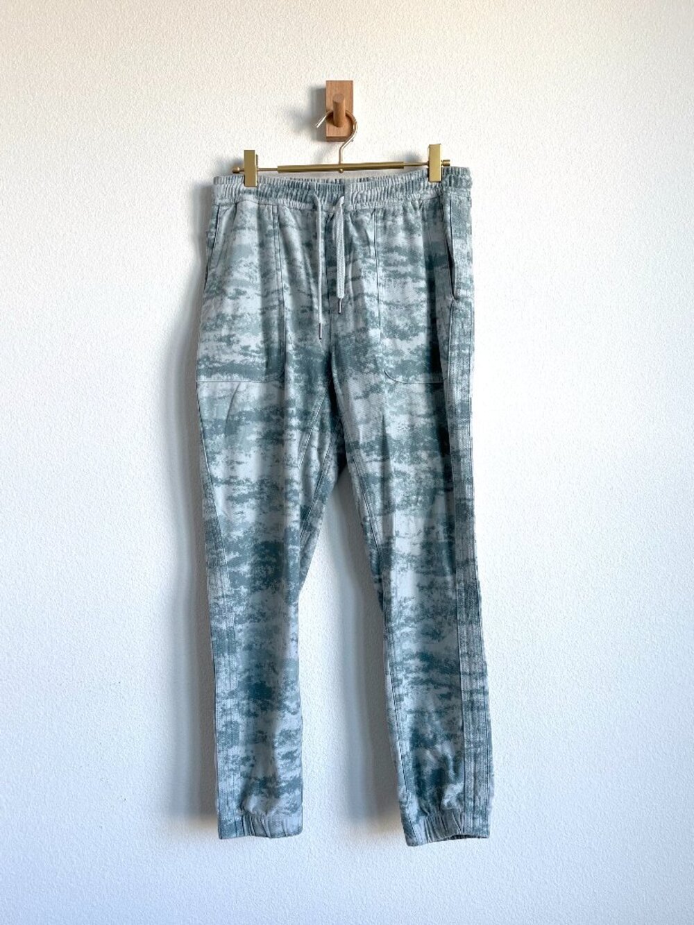 Athleta Athleisure Loungewear Joggers in Fog Camo - Size S